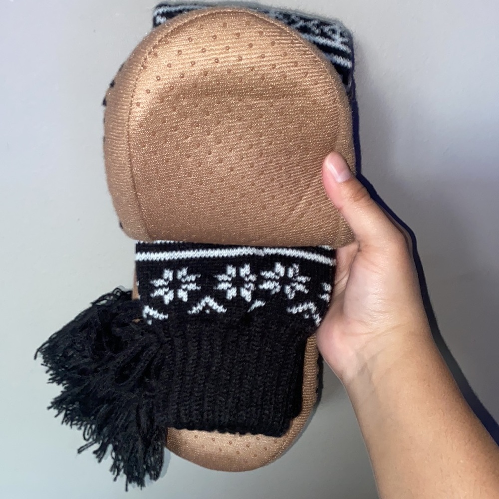 NEW Slipper Socks - Picture 2 of 3